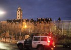 Un grup de 800 immigrants intenten saltar la tanca de Melilla