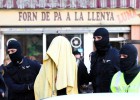 El jutge decreta presó per a la mare dels bessons gihadistes