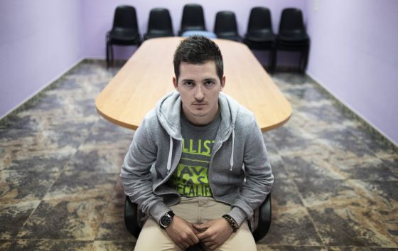 Chema perdió 20.000 euros en la ruleta electrónica. Ahora acude todas las semanas a terapia.