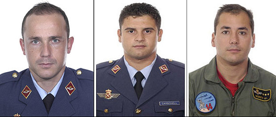 El tinent Roberto Carlos Álvarez Cubillas, el capità Jerónimo José Carbonell Rodríguez i el capità Fernando Negrete Usón.