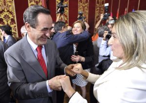 Milagros Tolón, nueva alcaldesa de Toledo, con José Bono.