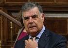 El consejero de Empleo de los ERE renuncia a su acta en el Congreso El consejero de Empleo de los ERE renuncia a su acta en el Congreso
