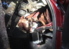 Hallado un inmigrante desmayado en el salpicadero de un coche