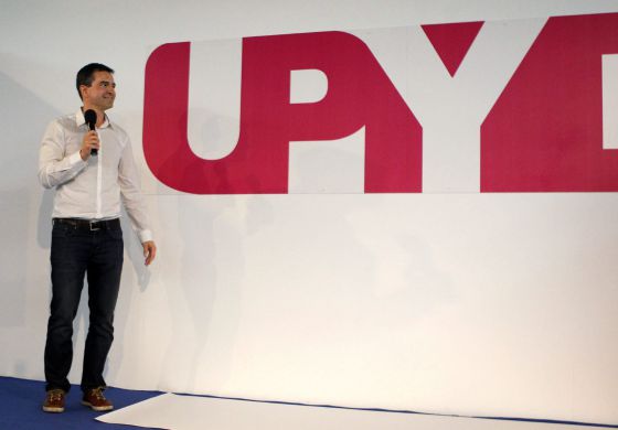 Andrés Herzog, en la presentación del nuevo logo del partido.