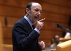 Rubalcaba pide a Irene Lozano un gesto hacia la militancia Rubalcaba pide a Irene Lozano un gesto hacia la militancia
