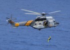 Rescatats vius els tres militars de l’helicòpter que ha caigut a l’Atlàntic