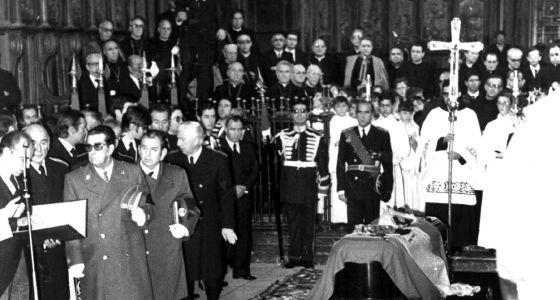 Entierro del general Franco en el Valle de los Caídos, noviembre de 1975.