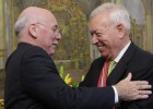 Margallo pide a Picardo la puesta en marcha del nuevo foro de diálogo