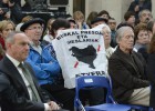 Urkullu se encara con un dirigente de HB por una pancarta de presos