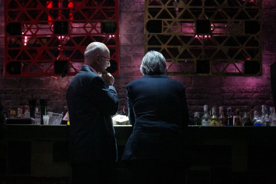 Duran Lleida y Sánchez Llibre, en la barra de la sala Soho The Club en Barcelona.