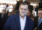 Interior tuitea una imagen de Rajoy votando junto a otra de Suárez