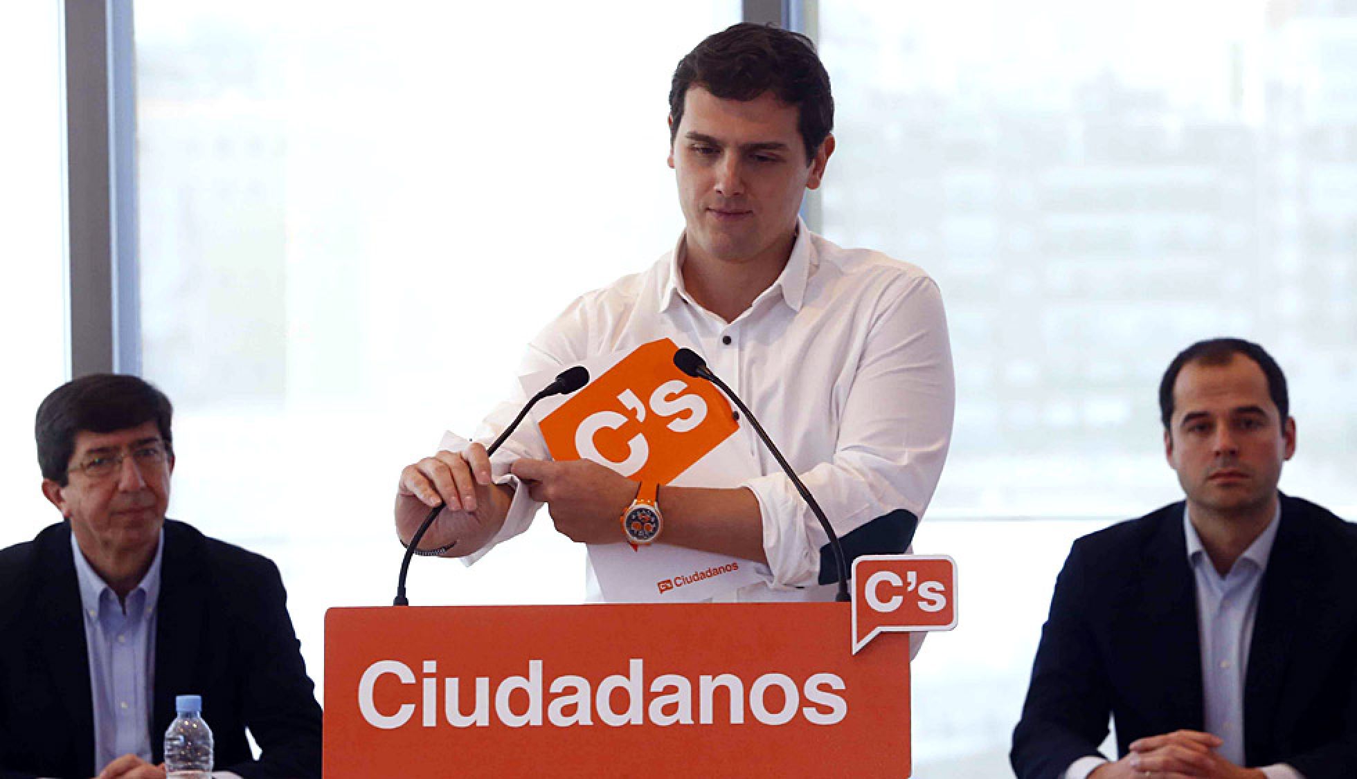 Albert Rivera durante la reunión con los portavoces regionales de Ciudadanos. Albert Rivera durante la reunión con los portavoces regionales de Ciudadanos.