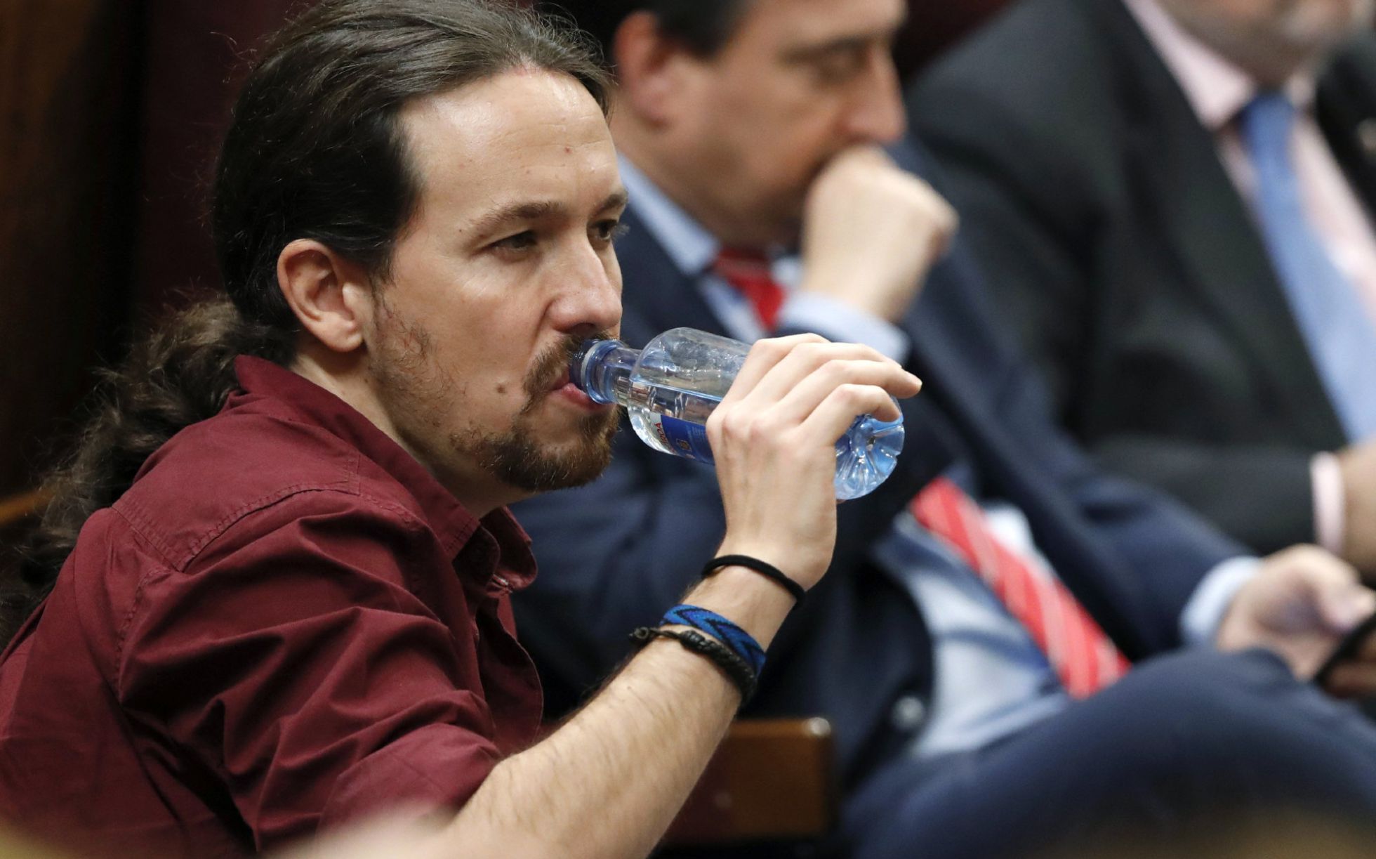 El líder de Podemos, Pablo Iglesias, durante la sesión plenaria celebrada este viernes. El líder de Podemos, Pablo Iglesias, durante la sesión plenaria celebrada este viernes.