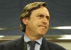 Rajoy retrasa su llamada a Sánchez y se burla de su aritmética de pactos Rajoy retrasa su llamada a Sánchez y se burla de su aritmética de pactos