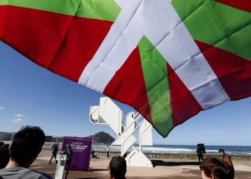 Euskadi evita mirarse en el espejo del pasado