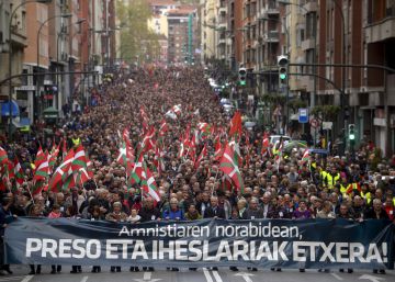 Una marcha con expresos de ETA reclama que se vacíen las cárceles Una marcha con expresos de ETA reclama que se vacíen las cárceles
