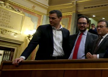 El cierre de la legislatura se le indigesta aún más a Sánchez con dos renuncias