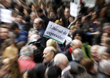 La FAPE pide a periodistas y políticos que defiendan la libertad de prensa