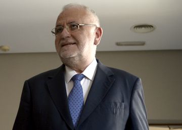 Cotino niega que la trama Gürtel le regalara un abrigo de 375 euros Cotino niega que la trama Gürtel le regalara un abrigo de 375 euros