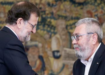 Rajoy entrega la medalla del trabajo a Méndez y Roig Rajoy entrega la medalla del trabajo a Méndez y Roig