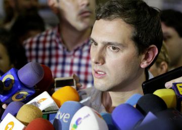 Maduro: “La oposición se la pasa trayendo oligarcas del exterior”