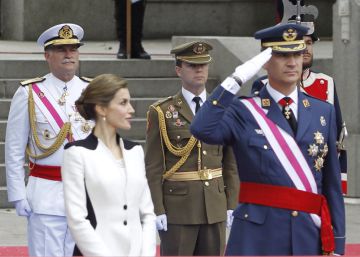 El Rey destaca ante los militares su servicio a la sociedad El Rey destaca ante los militares su servicio a la sociedad