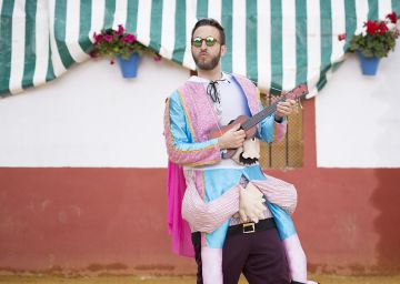 Mojácar prohíbe las despedidas de soltero callejeras indecorosas