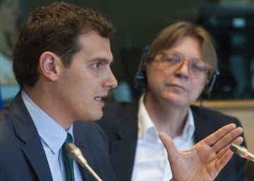La posible alianza de Ciudadanos con Vox incomoda a los liberales europeos