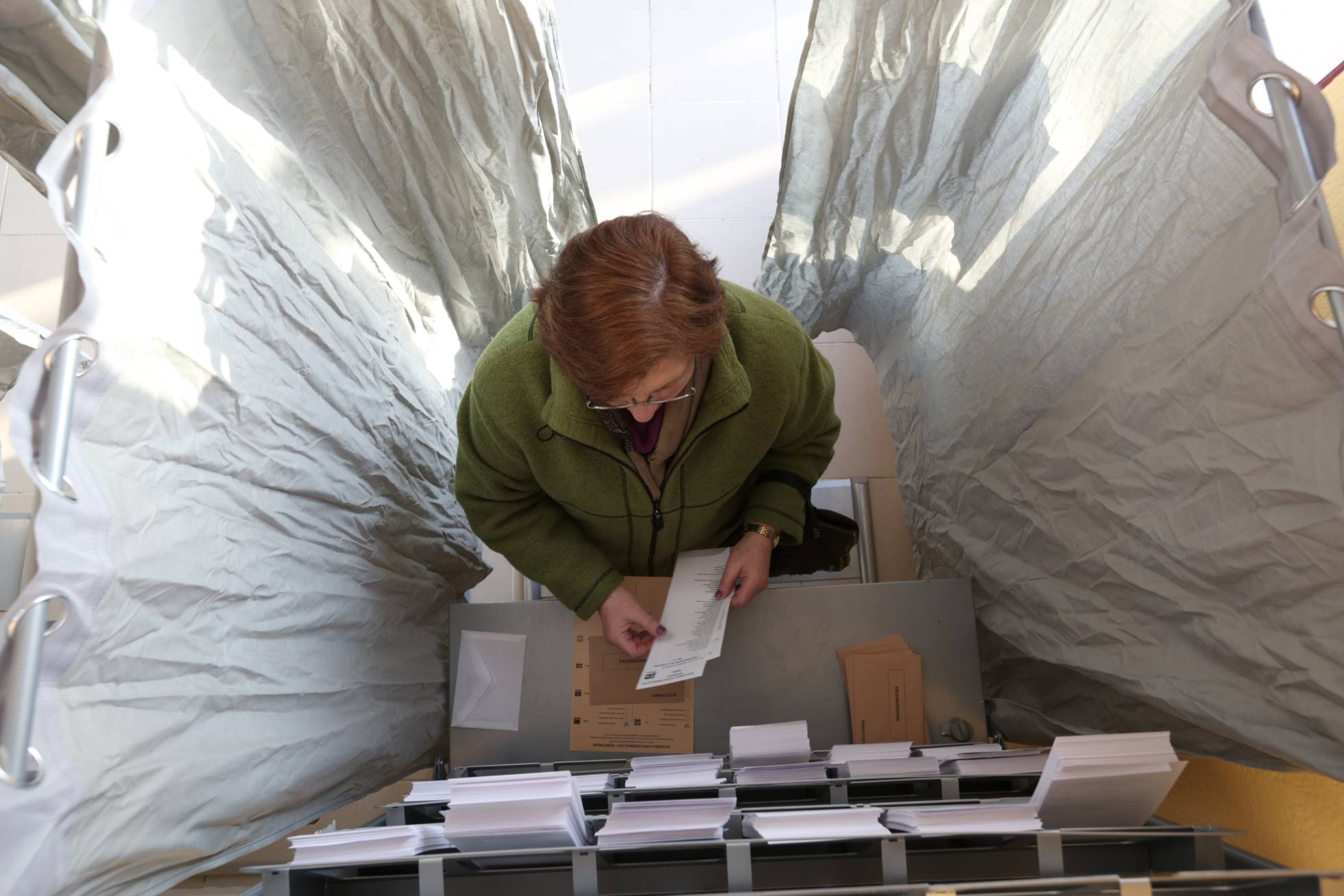 Cabina electoral en un colegio de Aravaca (Madrid) el pasado 20-D. Cabina electoral en un colegio de Aravaca (Madrid) el pasado 20-D.