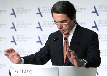 Aznar alerta de que España ha avanzado demasiado “por el camino equivocado”