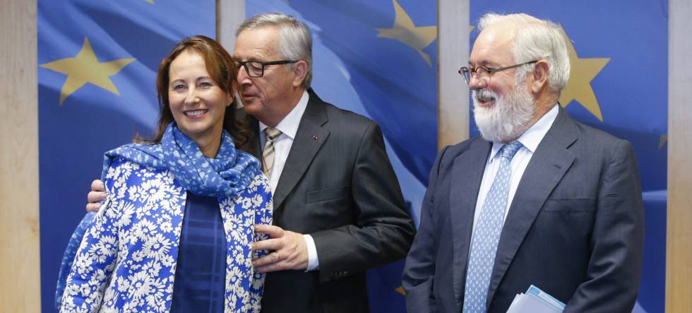 Miguel Arias Cañete con Jean-Claude Juncker y Ségolène Royal. Miguel Arias Cañete con Jean-Claude Juncker y Ségolène Royal.