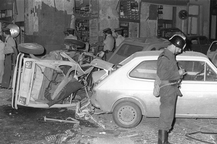 ista geral depois da explosão de uma bomba no bar El Parnasillo, em Madri, em 1979. ista geral depois da explosão de uma bomba no bar El Parnasillo, em Madri, em 1979.