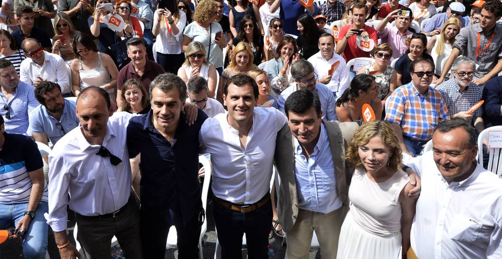 Rivera vincula sin pruebas a Podemos con los ataques a Ciudadanos Rivera vincula sin pruebas a Podemos con los ataques a Ciudadanos