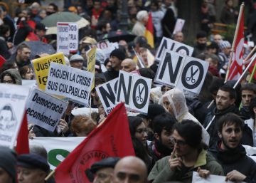 Los pacientes piden al futuro Gobierno que no recorte más en Sanidad Los pacientes piden al futuro Gobierno que no recorte más en Sanidad