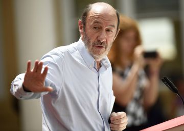 Rubalcaba en la paz y en la guerra Rubalcaba en la paz y en la guerra