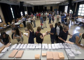 El vot cau en totes les comunitats, sobretot a Catalunya i a Madrid