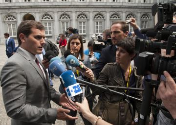 Els fundadors de Ciutadans s’oposen al veto de Rivera a Rajoy