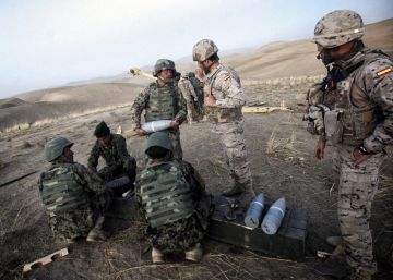 La crisis económica vacía el Ejército de inmigrantes La crisis económica vacía el Ejército de inmigrantes