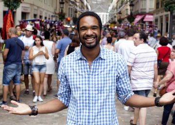 El actor Will Shephard denuncia discriminación racial en una caseta de la feria de Málaga El actor Will Shephard denuncia discriminación racial en una caseta de la feria de Málaga