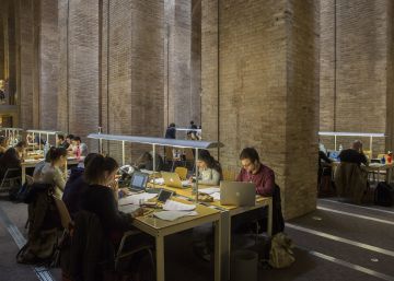 Catalunya cobra més als universitaris que segueixen estudiant
