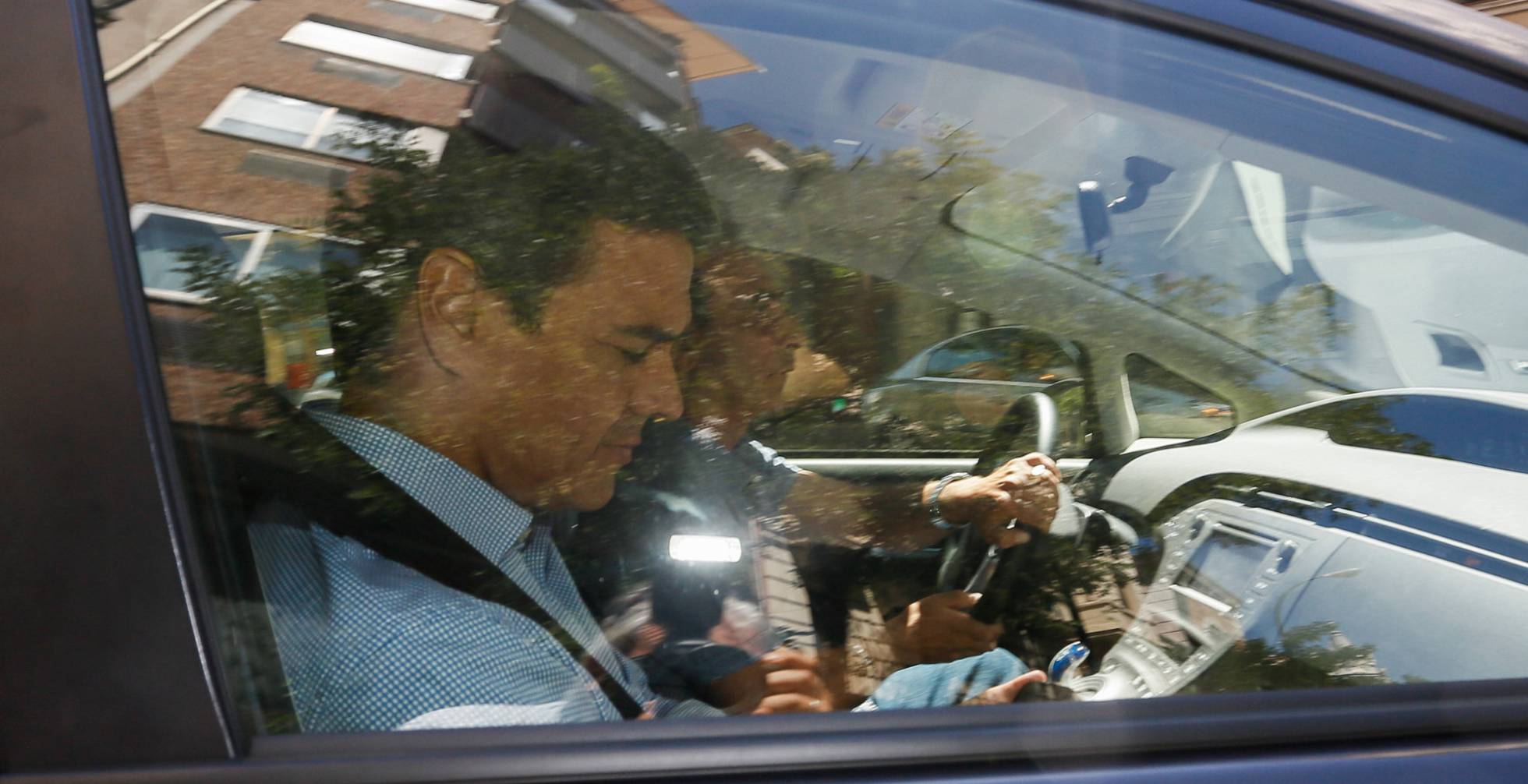 Pedro Sanchez a la salida de la sede del PSOE en Ferraz tras la reunión de la ejecutiva. Pedro Sanchez a la salida de la sede del PSOE en Ferraz tras la reunión de la ejecutiva.