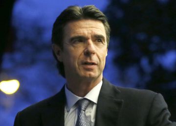 La Moncloa i el PP culpen De Guindos del ‘cas Soria’ per alliberar Rajoy