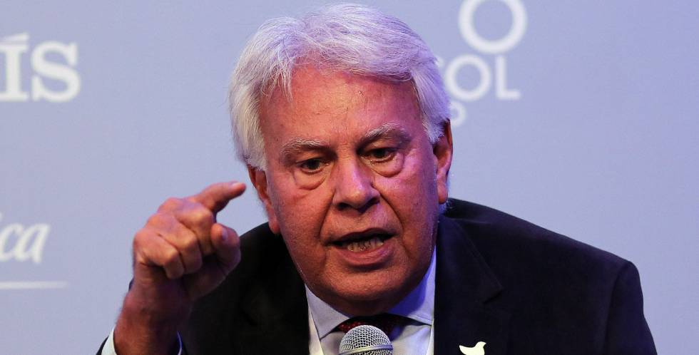 Felipe González, la semana pasada en Bogotá.