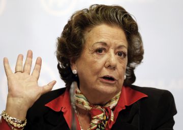 Rita Barberá cobrarà 2.300 euros més al mes quan passi al grup mixt