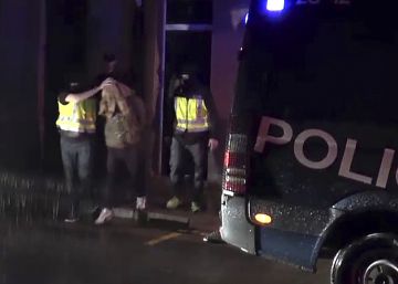 Dos jóvenes detenidos por enaltecimiento del yihadismo en Madrid Dos jóvenes detenidos por enaltecimiento del yihadismo en Madrid