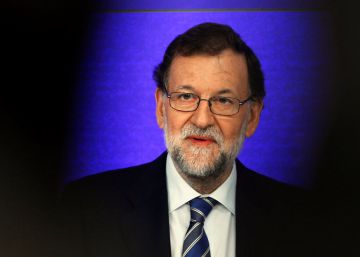 Rajoy: “Mi interlocutor en el PSOE es Sánchez. No voy a zascandilear” Rajoy: “Mi interlocutor en el PSOE es Sánchez. No voy a zascandilear”