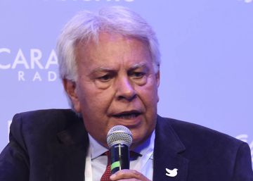 Felipe González: “Alguien tendrá que asumir la responsabilidad por ir de derrota en derrota” Felipe González: “Alguien tendrá que asumir la responsabilidad por ir de derrota en derrota”