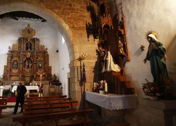 Golpe al cepillo de la iglesia Golpe al cepillo de la iglesia