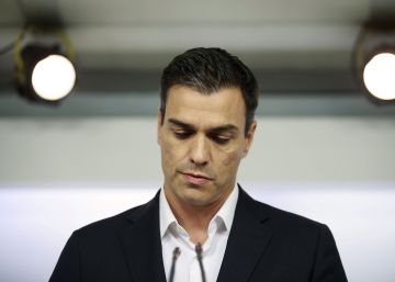 Los dos sectores del PSOE afrontan un comité federal a cara de perro Los dos sectores del PSOE afrontan un comité federal a cara de perro