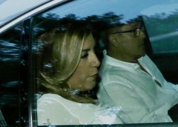 Comienza el comité federal del PSOE socialista con cuatro horas de retraso Comienza el comité federal del PSOE socialista con cuatro horas de retraso
